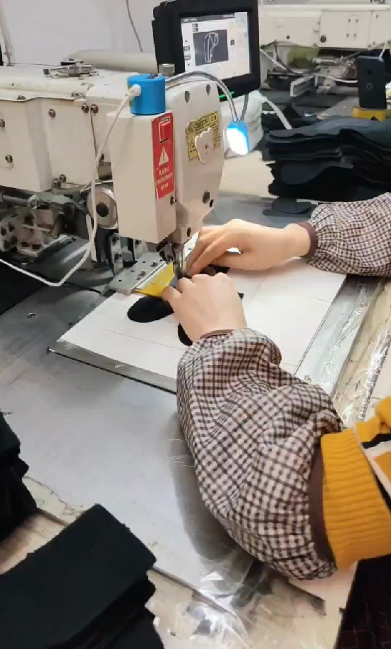 Gloves Manfacturer