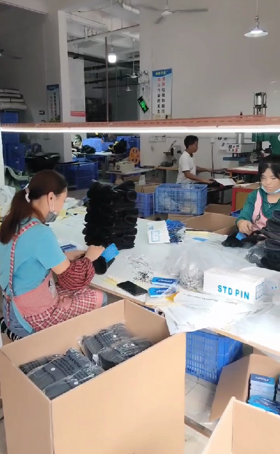 Gloves Manfacturer